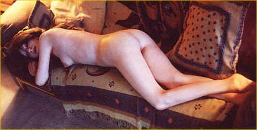 somewherebewteen-couch.jpg (35892 bytes)